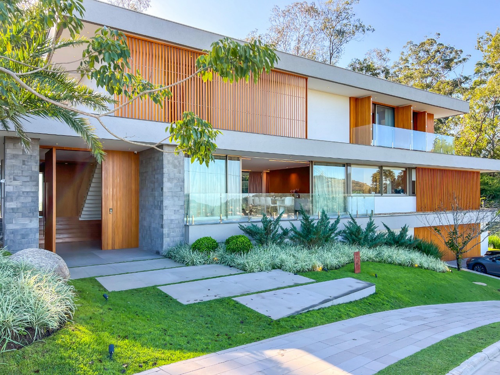 Casa de Condomínio à venda com 4 quartos, 586m² - Foto 1