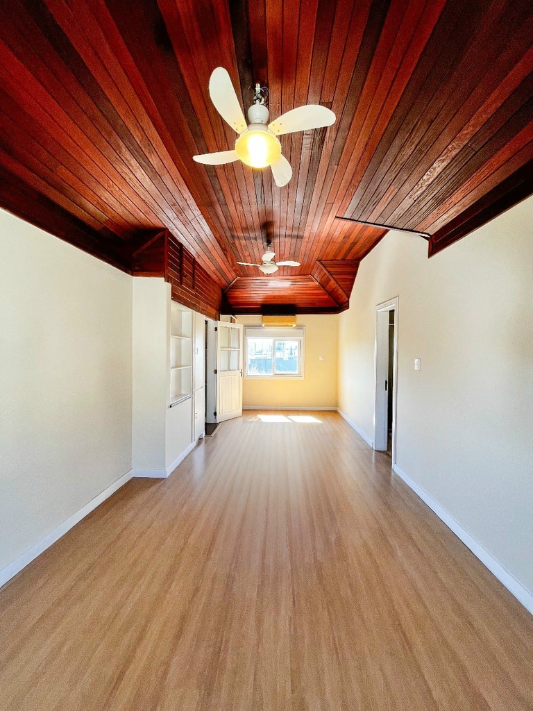 Casa à venda com 4 quartos, 213m² - Foto 9