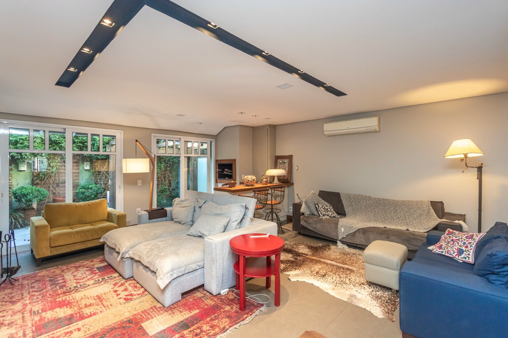 Casa de Condomínio à venda com 3 quartos, 188m² - Foto 1