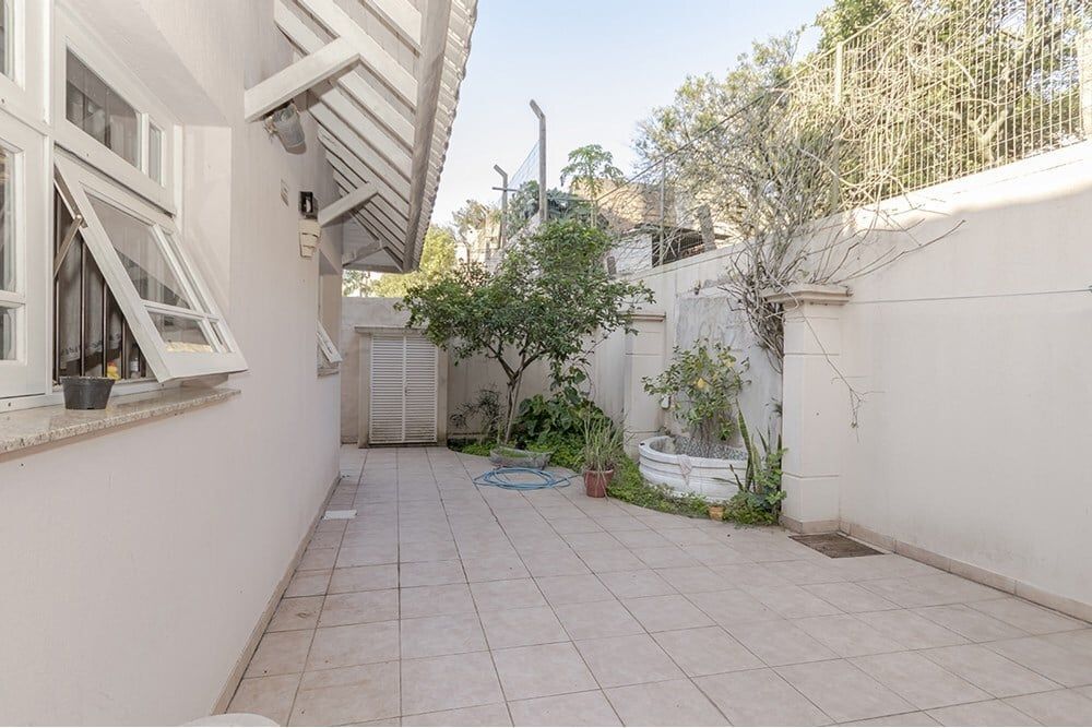 Casa à venda com 3 quartos, 303m² - Foto 16