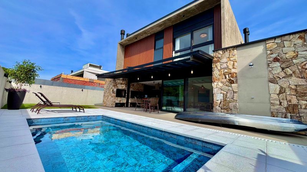 Casa, 4 quartos, 283 m² - Foto 1