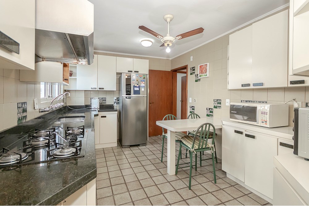 Apartamento à venda com 3 quartos, 138m² - Foto 11