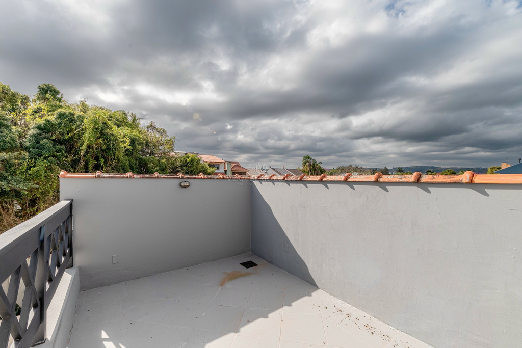 Casa à venda com 3 quartos, 239m² - Foto 4