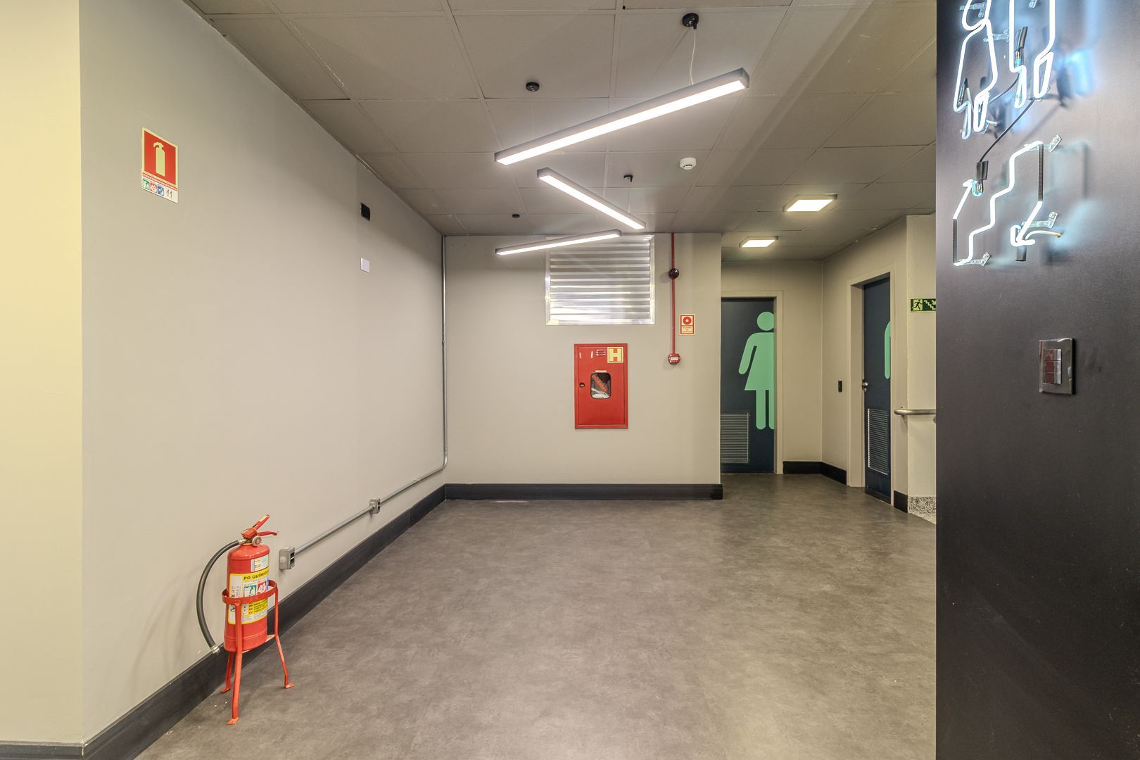 Prédio Inteiro para alugar com 4 quartos, 3451m² - Foto 49