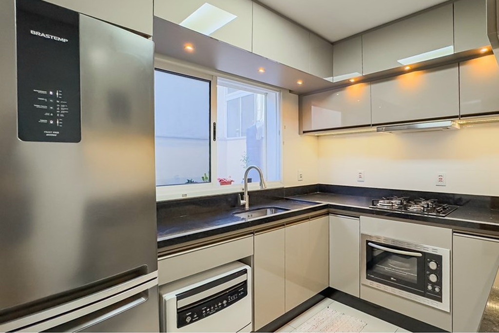 Casa de Condomínio à venda com 3 quartos, 159m² - Foto 4