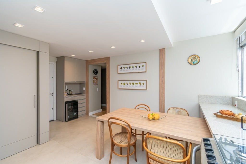 Apartamento à venda com 3 quartos, 121m² - Foto 4