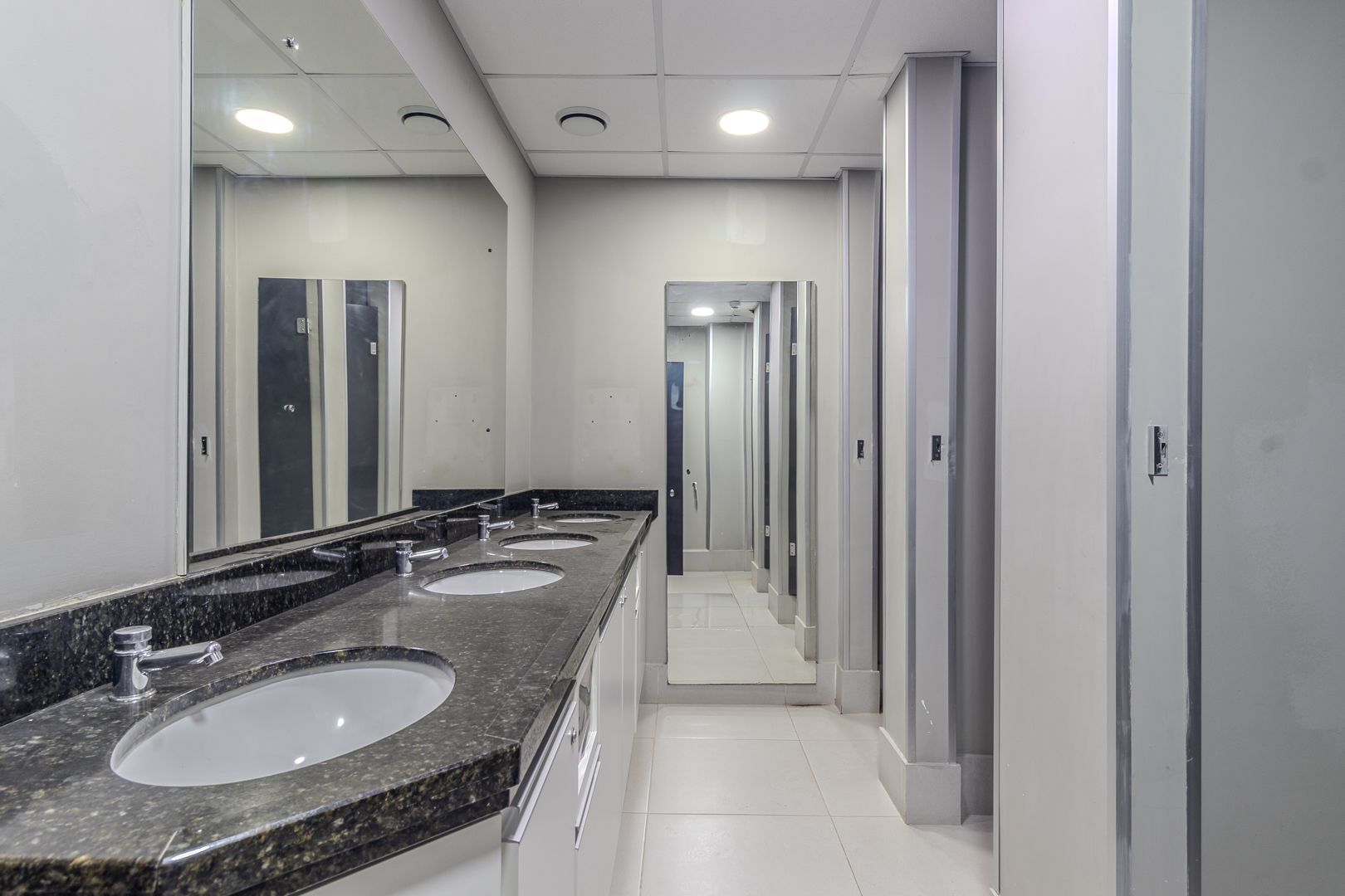 Prédio Inteiro para alugar com 4 quartos, 3451m² - Foto 66