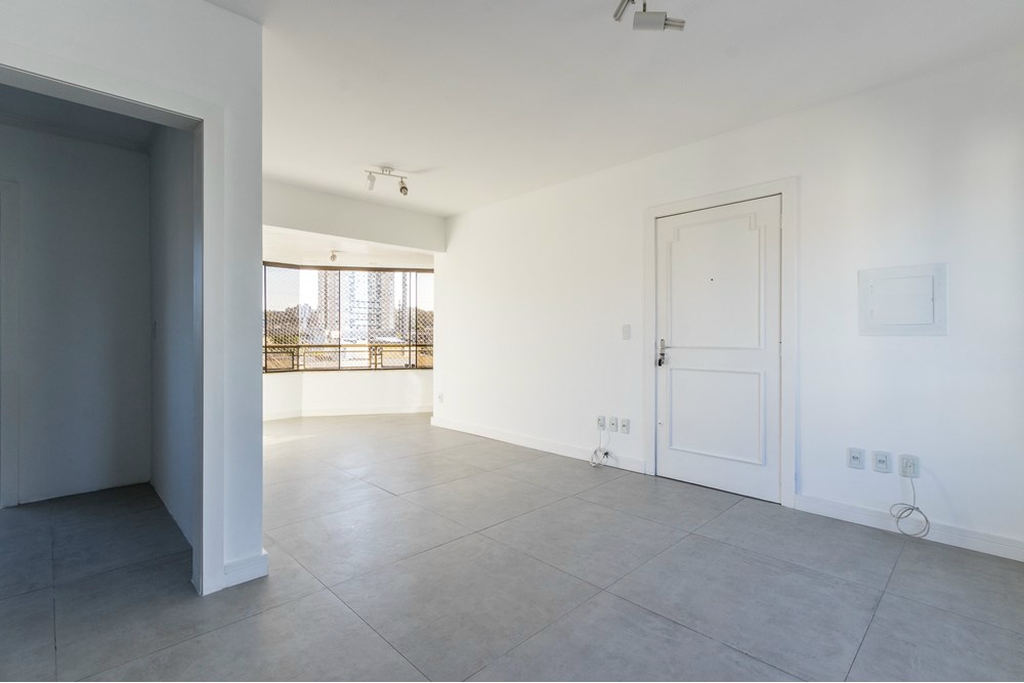 Apartamento à venda com 2 quartos, 75m² - Foto 1