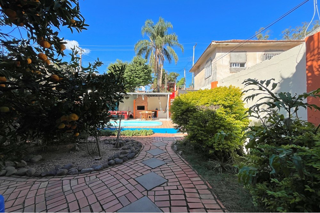 Casa à venda com 4 quartos, 205m² - Foto 2