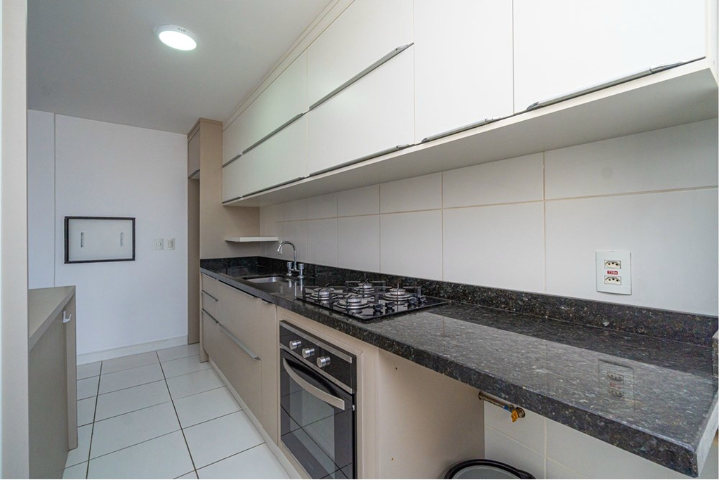 Apartamento à venda com 2 quartos, 67m² - Foto 3