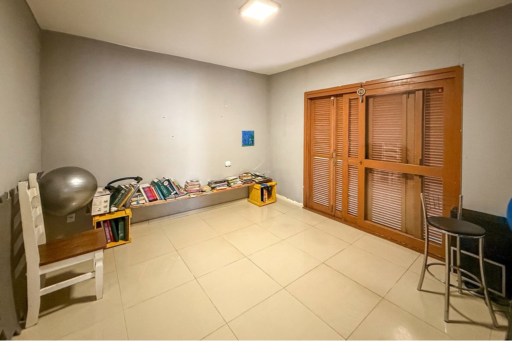 Casa à venda com 6 quartos, 285m² - Foto 14