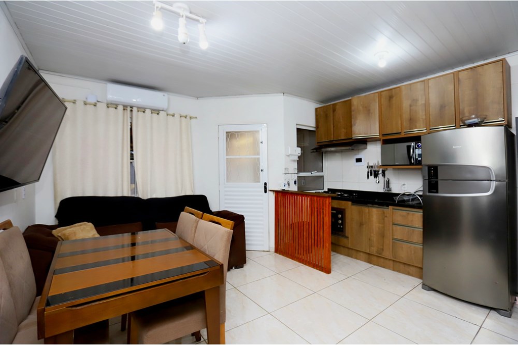 Casa à venda com 2 quartos, 50m² - Foto 4