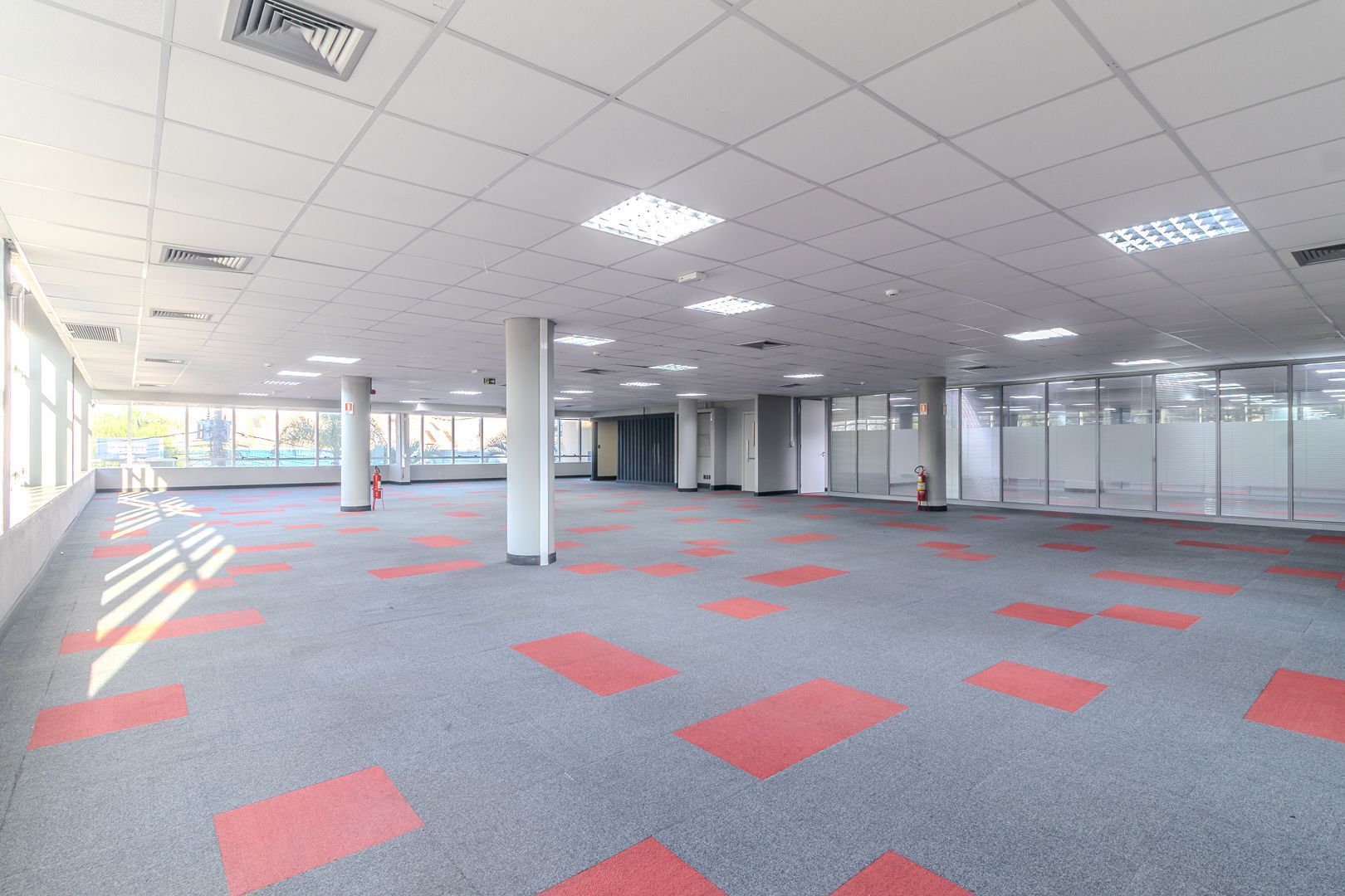Prédio Inteiro para alugar com 4 quartos, 3451m² - Foto 2