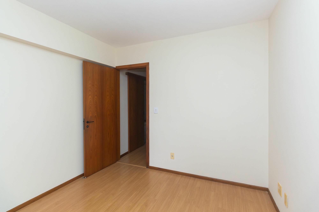 Apartamento à venda com 2 quartos, 98m² - Foto 2