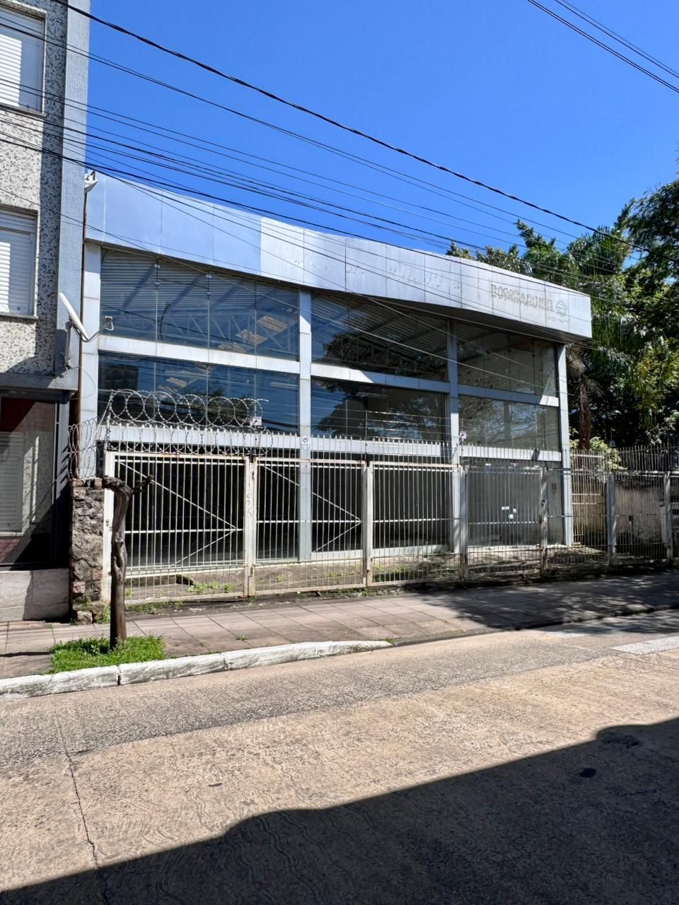 Loja-Salão para alugar com 3 quartos, 389m² - Foto 1