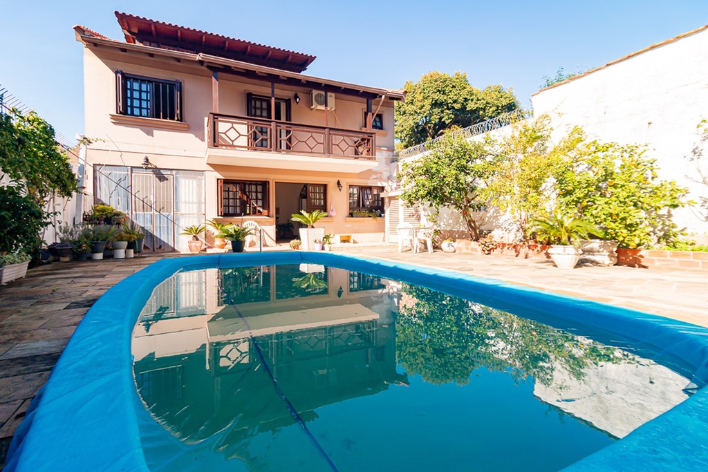 Casa, 5 quartos, 224 m² - Foto 1