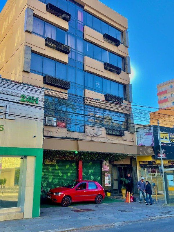 Sala Comercial no bairro Floresta em Porto Alegre para Comprar