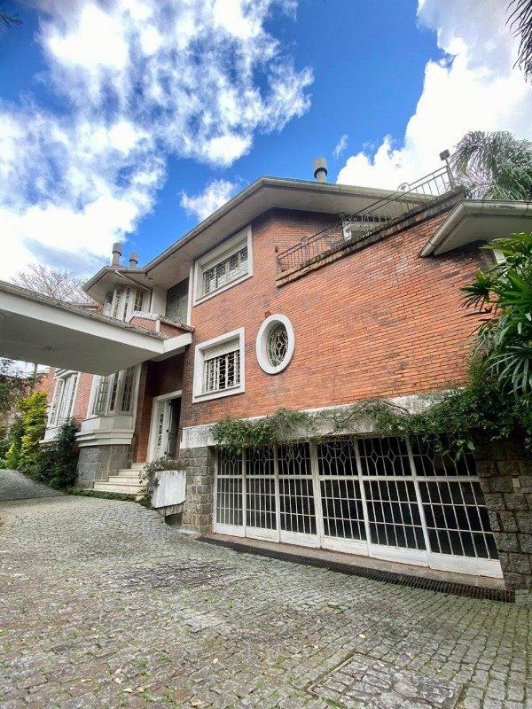 Casa para alugar com 5 quartos, 721m² - Foto 2