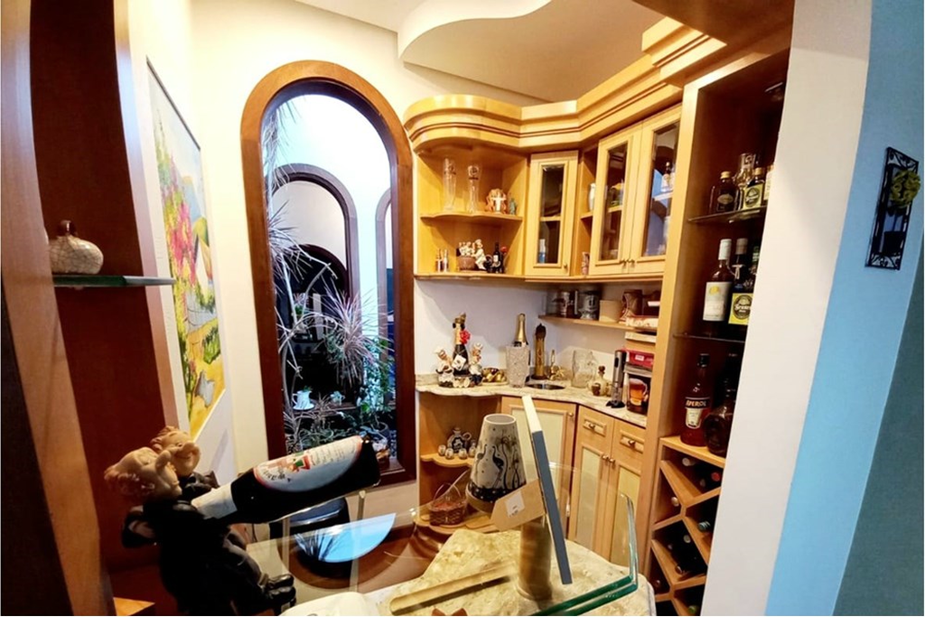 Casa à venda com 4 quartos, 321m² - Foto 14