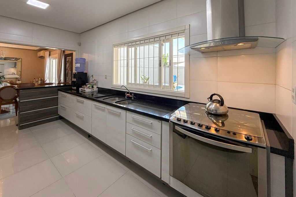 Casa, 4 quartos, 240 m² - Foto 50