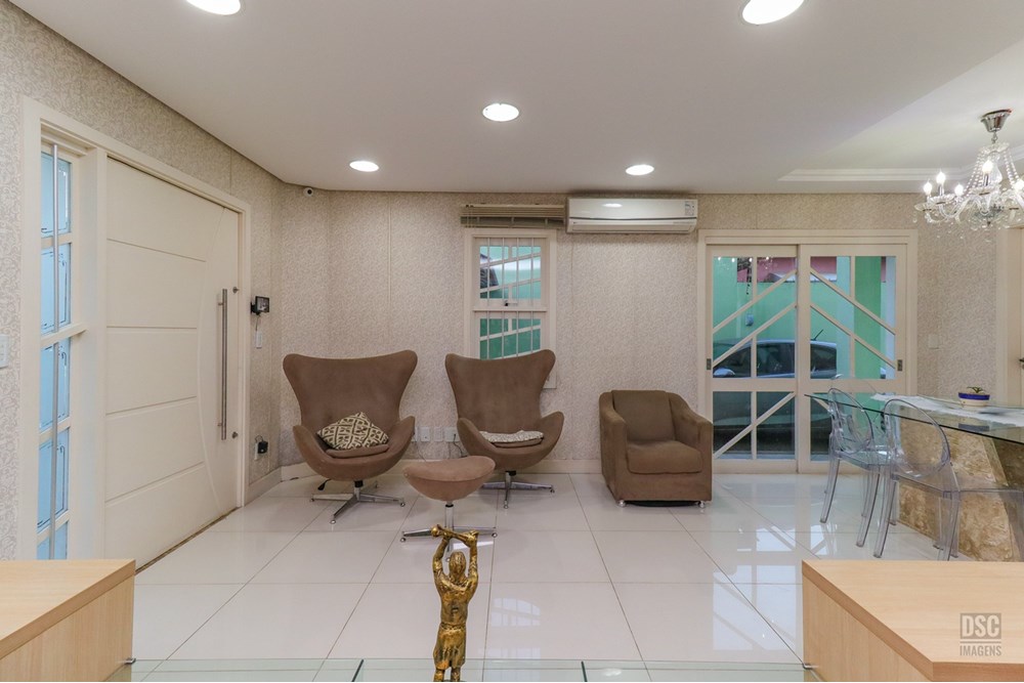 Casa, 4 quartos, 281 m² - Foto 1