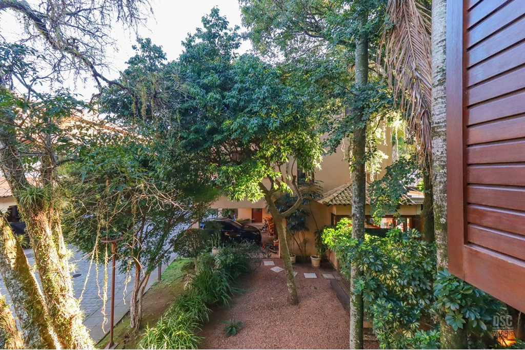 Casa de Condomínio à venda com 4 quartos, 379m² - Foto 2