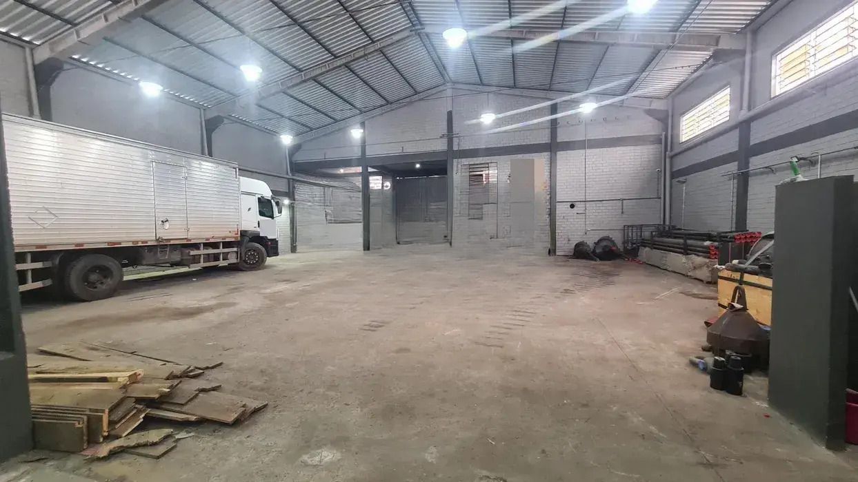 Depósito-Galpão-Armazém para alugar com 4 quartos, 651m² - Foto 4