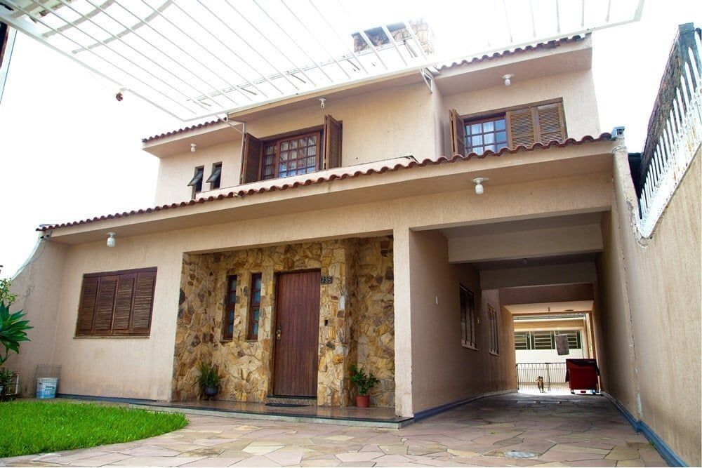 Casa à venda com 3 quartos, 299m² - Foto 1