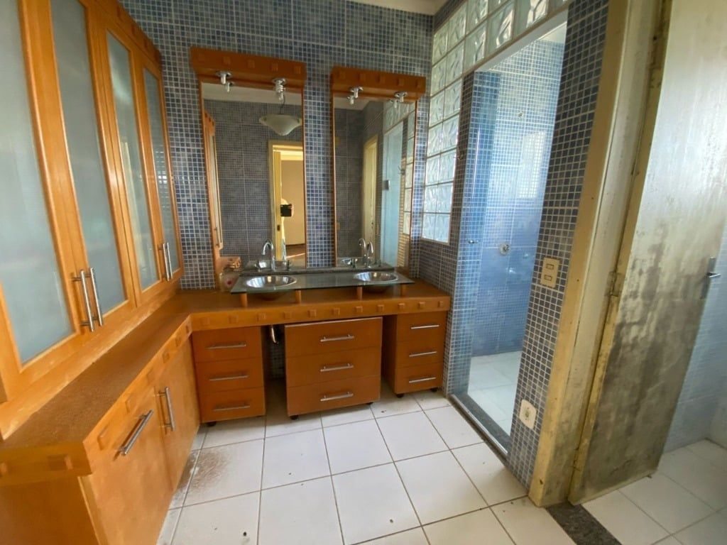 Casa à venda com 4 quartos, 314m² - Foto 4