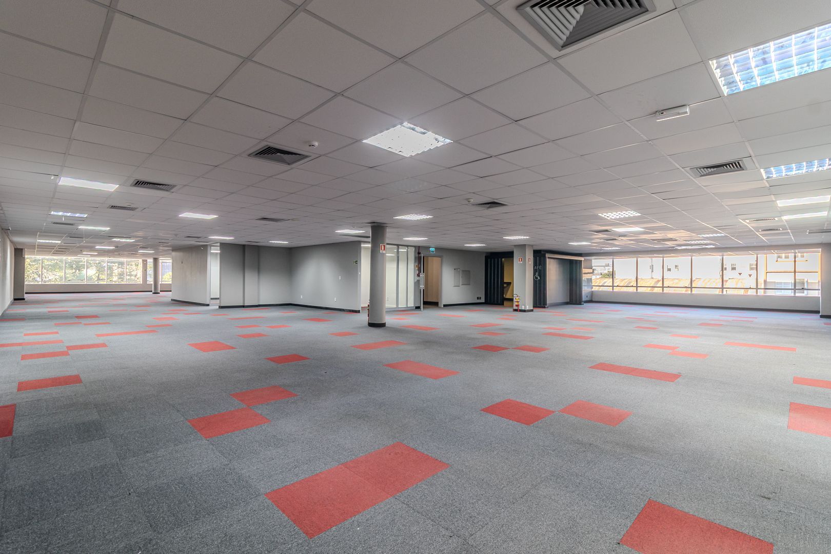Prédio Inteiro para alugar com 4 quartos, 3451m² - Foto 56
