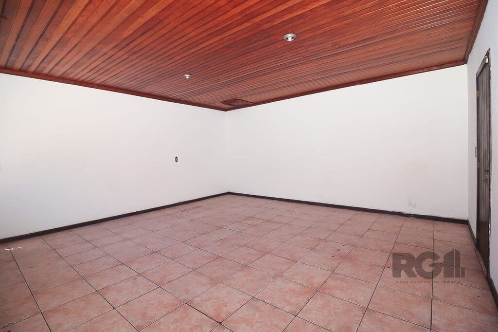 Casa à venda com 4 quartos, 248m² - Foto 2