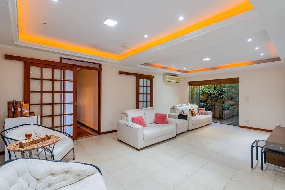Casa à venda com 6 quartos, 373m² - Foto 16