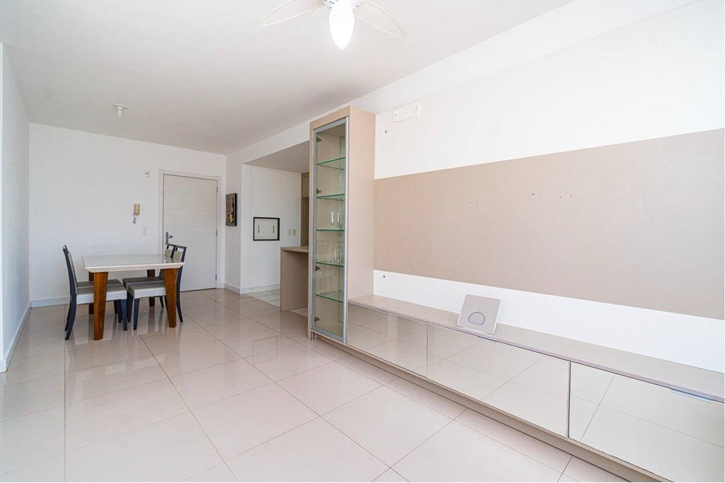 Apartamento à venda com 2 quartos, 67m² - Foto 23