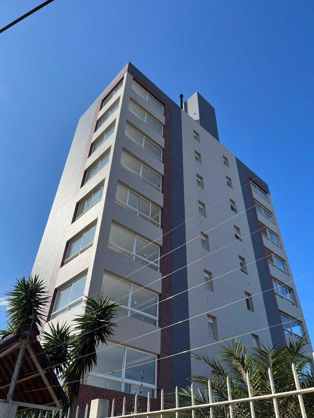 Apartamento à venda com 2 quartos, 64m² - Foto 1