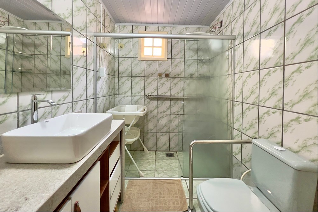 Casa à venda com 3 quartos, 193m² - Foto 2