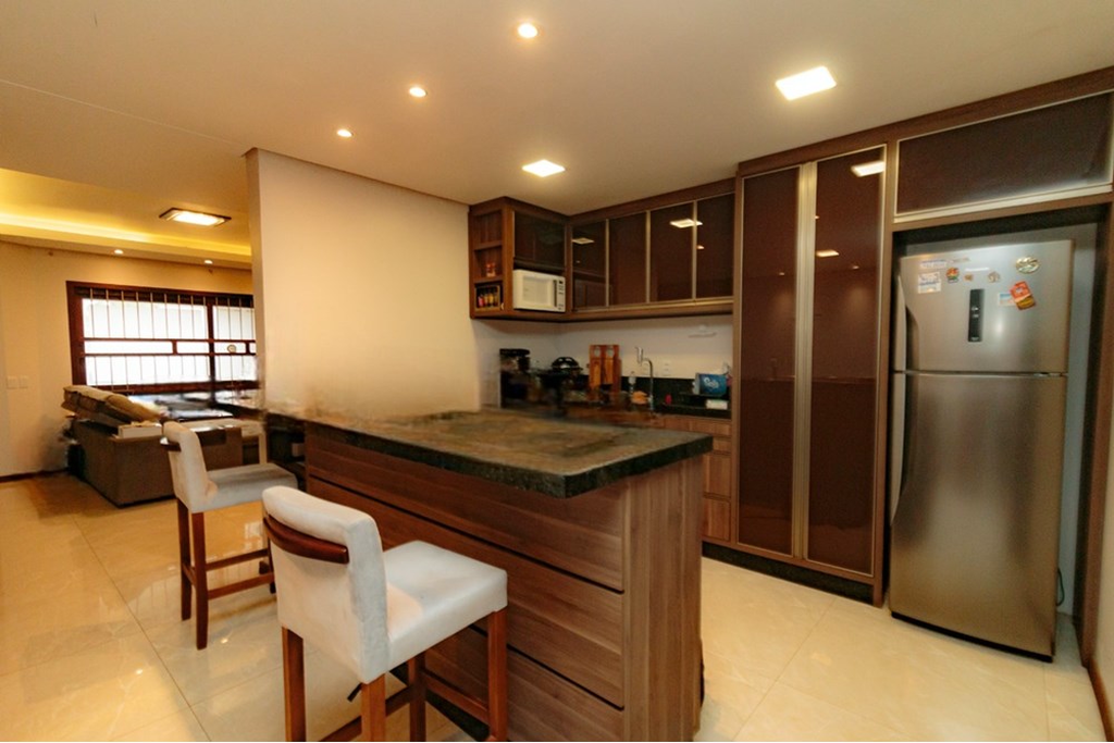Casa à venda com 3 quartos, 236m² - Foto 26