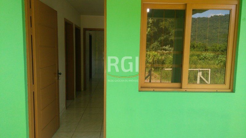 Casa à venda com 3 quartos, 100m² - Foto 1