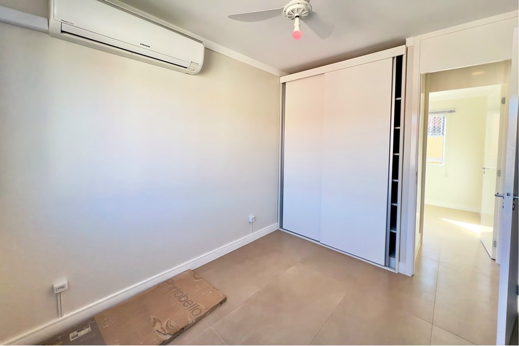 Apartamento à venda com 3 quartos, 57m² - Foto 2