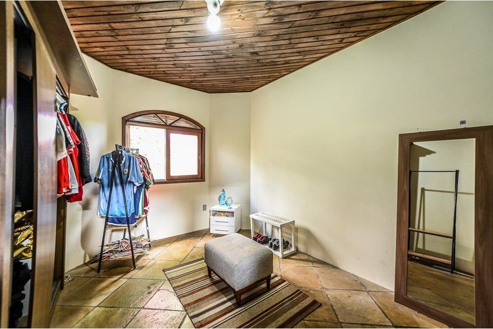 Casa à venda com 4 quartos, 328m² - Foto 16