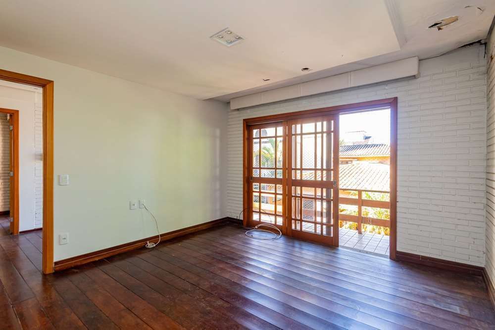 Casa à venda com 6 quartos, 373m² - Foto 25