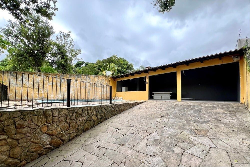 Casa à venda com 2 quartos, 201m² - Foto 2