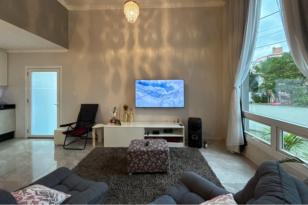 Casa à venda com 5 quartos, 194m² - Foto 7