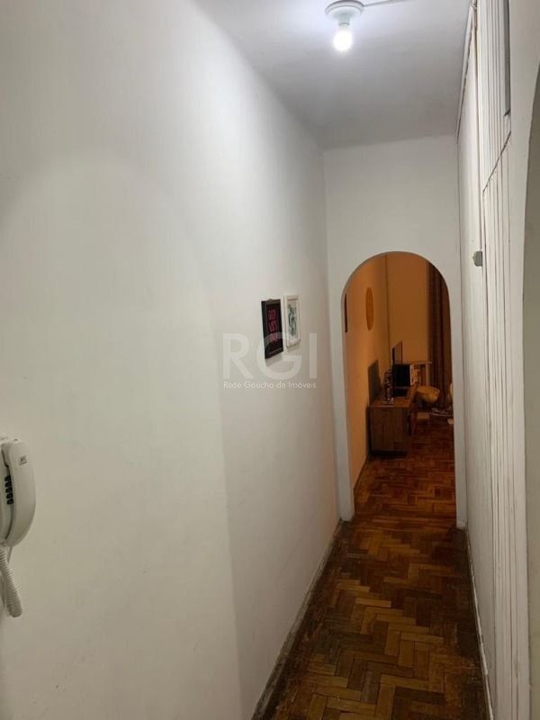 Apartamento à venda com 2 quartos, 70m² - Foto 6
