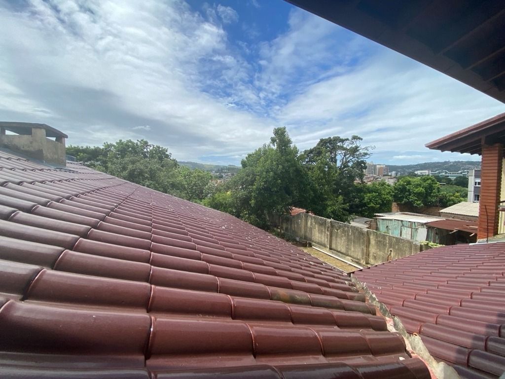 Casa à venda com 3 quartos, 294m² - Foto 5