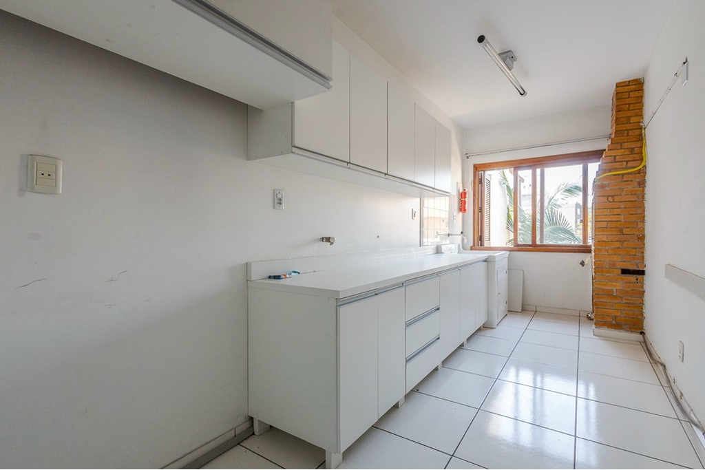 Casa à venda com 6 quartos, 346m² - Foto 15
