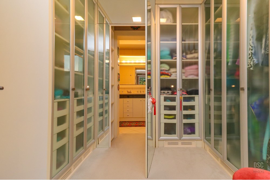 Casa de Condomínio à venda com 4 quartos, 379m² - Foto 4