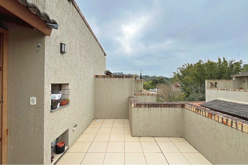 Casa de Condomínio à venda com 2 quartos, 103m² - Foto 9
