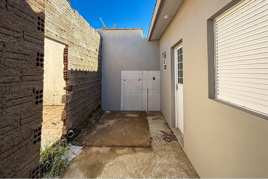 Casa à venda com 2 quartos, 61m² - Foto 7
