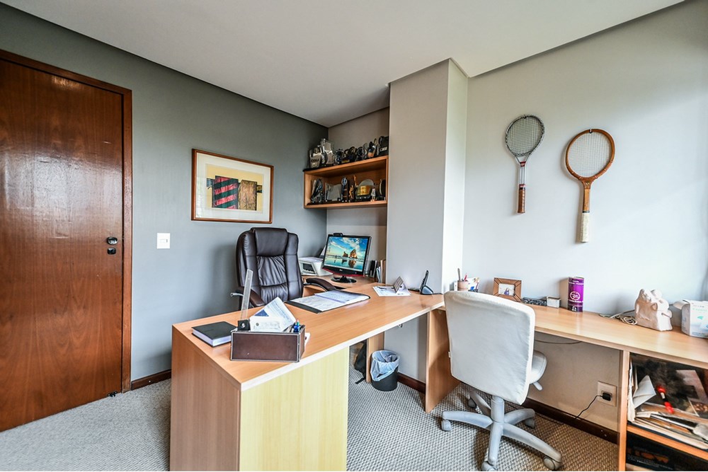 Casa de Condomínio à venda com 4 quartos, 241m² - Foto 4