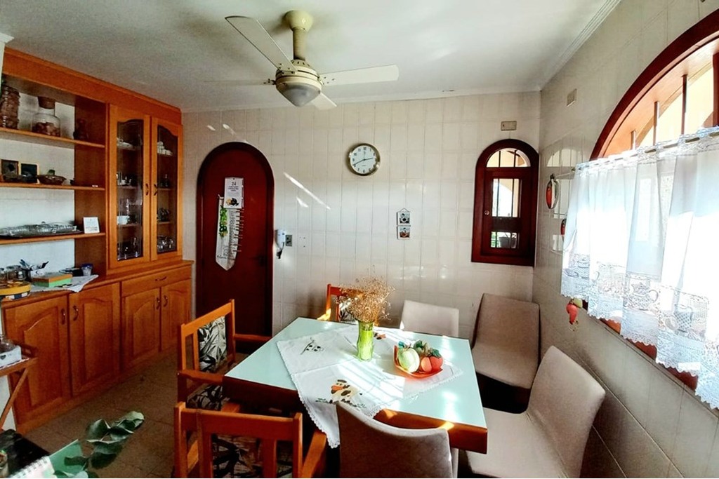 Casa à venda com 4 quartos, 321m² - Foto 7